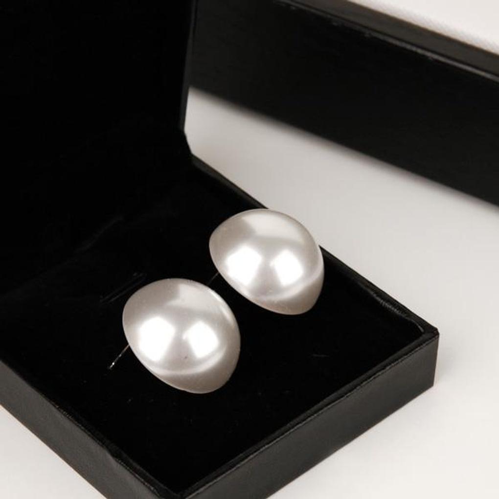 Women's Daily Giant Round Pearl Earrings