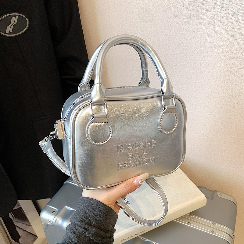 Bag Women's New Shoulder Messenger Bag Versatile Handbag