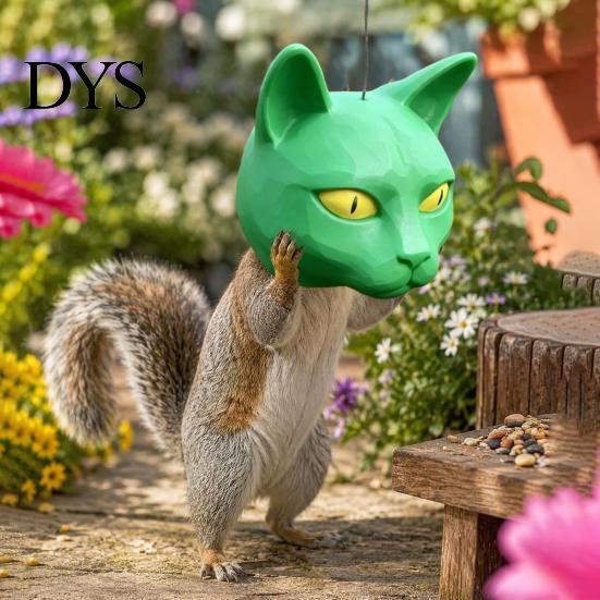 Squirrel Snack Holder Cat Head Feeder, Funny Animal Face, Outdoor Hanging Plastic Wildlife Feeder Garden Feeding Station for Backyard Patio Decor Face
