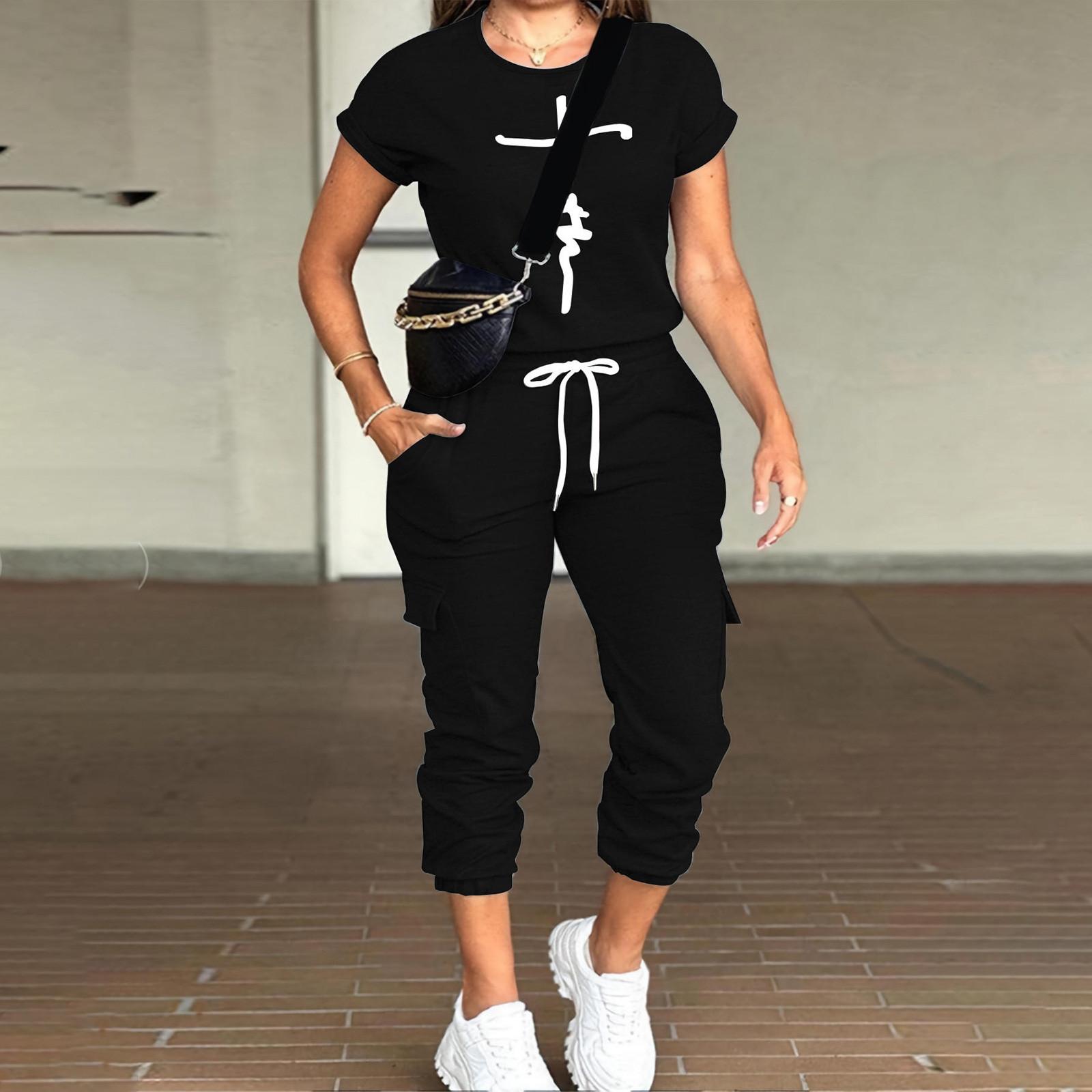 Женский топ с монограммой и короткими рукавами — фото 6