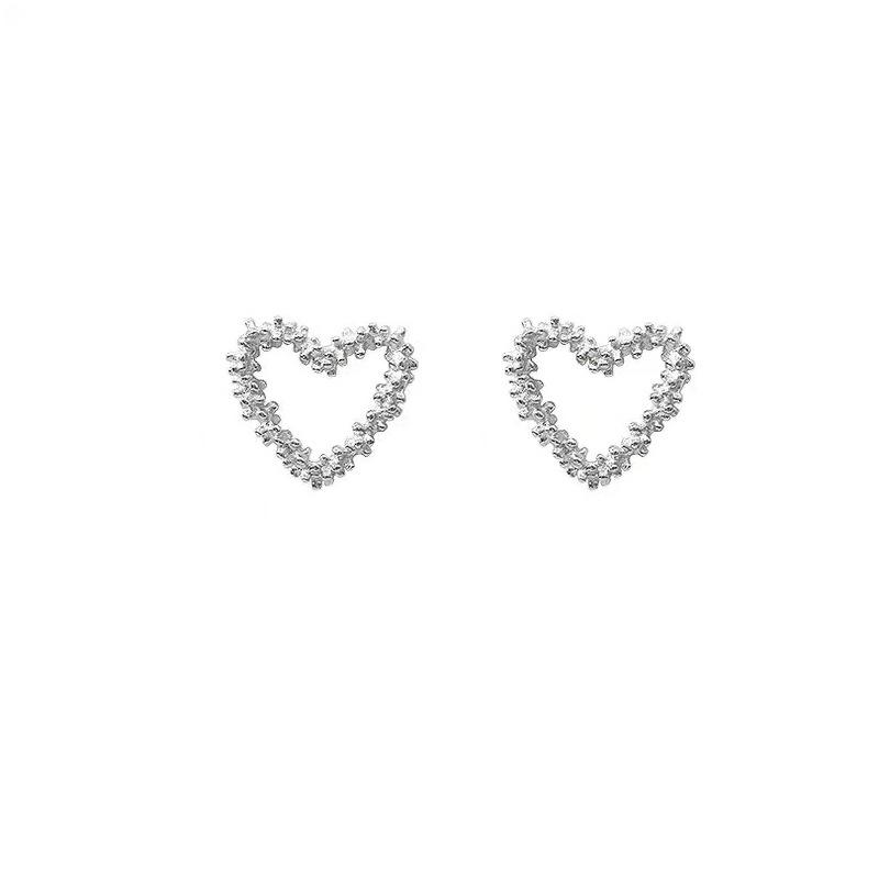 Shining Silver Hollowed-out Love Earrings Small, Simple and Exquisite Heart-shaped Earrings