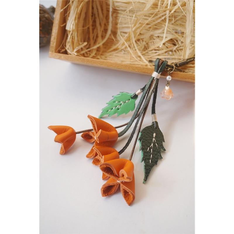 Handmade Genuine Leather Keychain with Flowers and Leaves, Bag Accessory