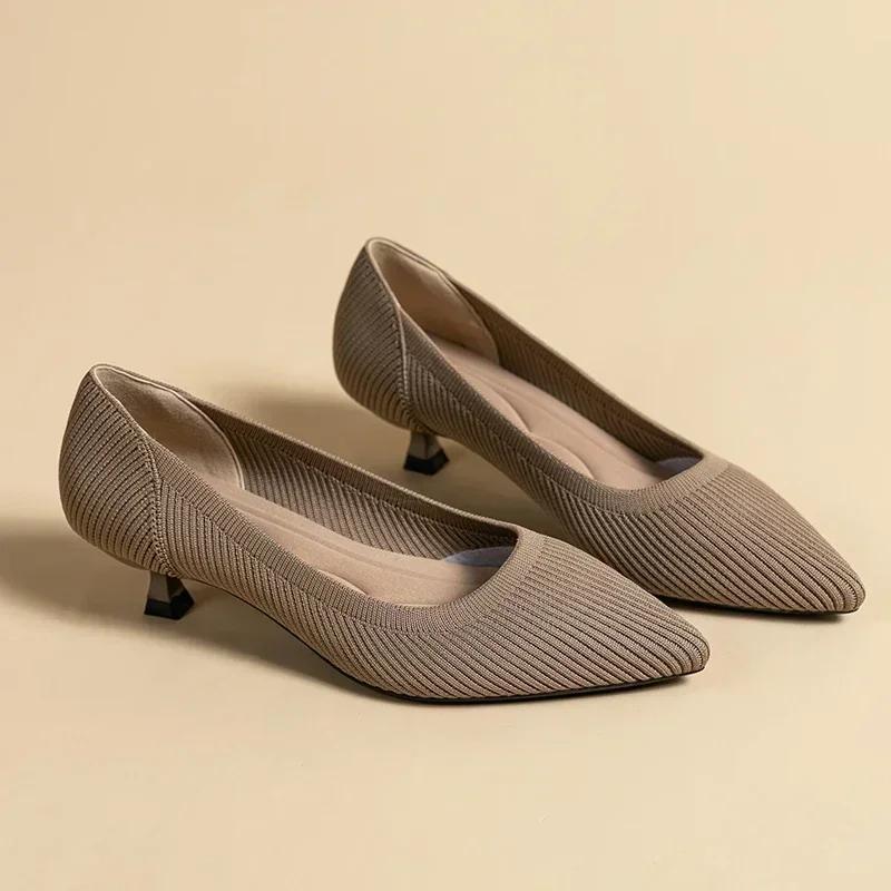 Fashion Women's Solid Color Flat Shoes Casual Fashion Breathable Non Slip Rubber Sole Pointed Non-Slip Comfortable Spring and Autumn