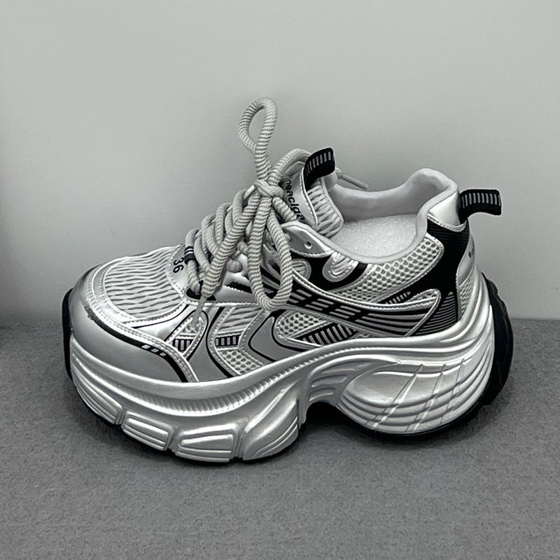 

Женские кроссовки «папины кроссовки» 2025 новые повседневные спортивные кроссовки весна и лето дышащая сетка супер огонь толстая подошва увеличивающая рост 40