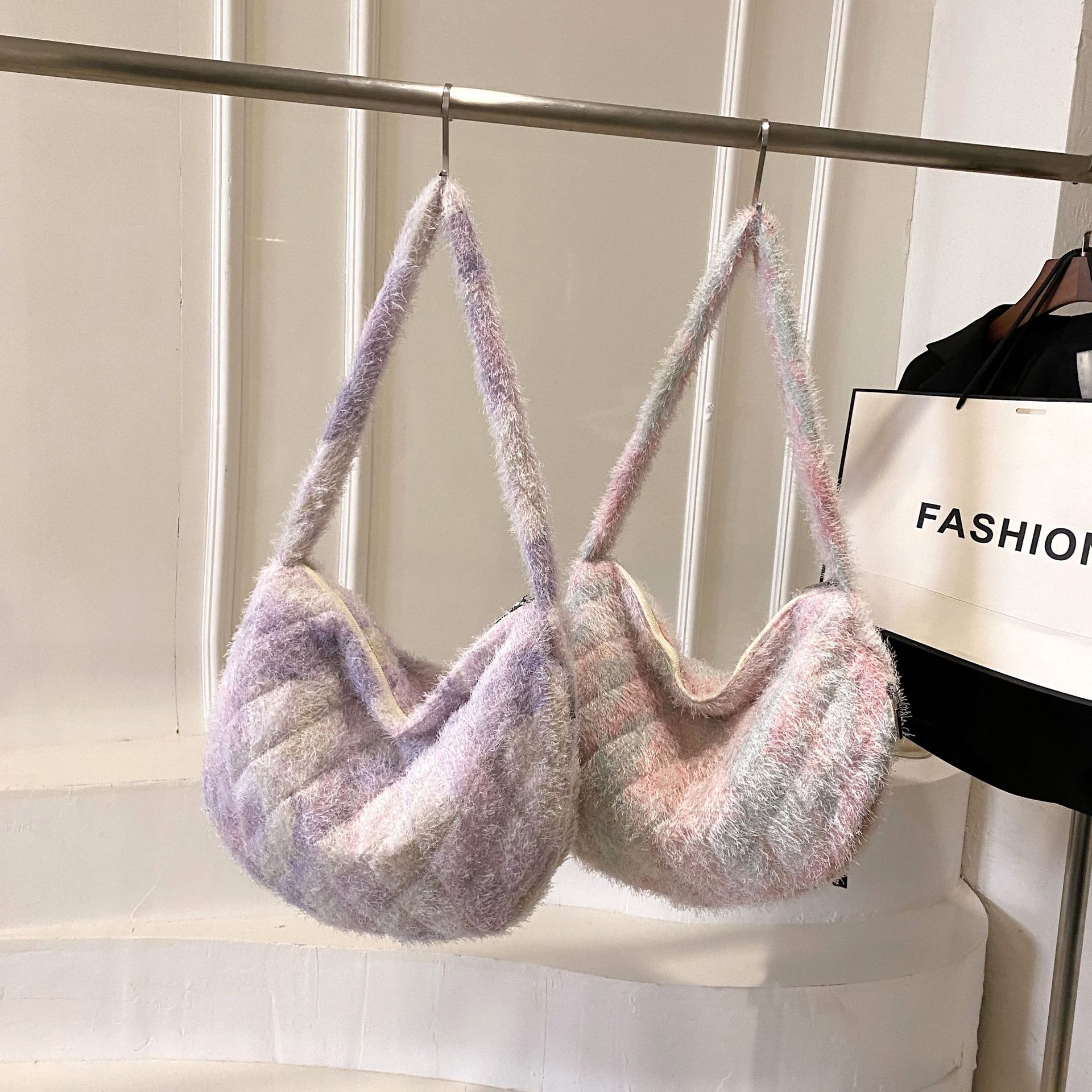 

ins niche plush bag women s autumn and winter new skin-friendly shoulder large-capacity tote bag fashionable messenger hair bag фиолетовый