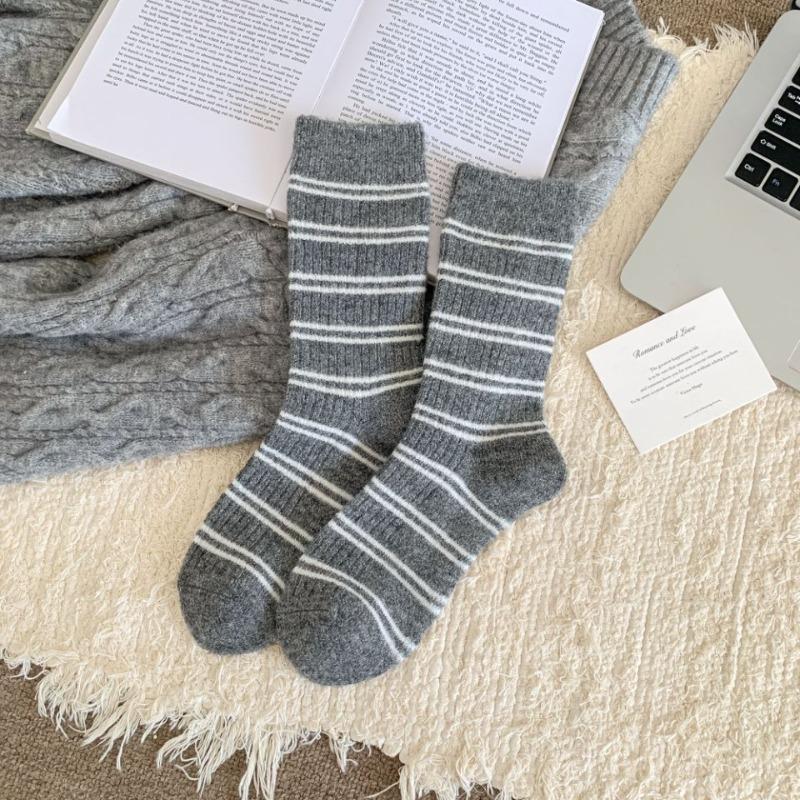 Woolen Socks, Heart-shaped Embroidered Socks, Double-threaded Bow, Striped, Thickened and Fleece Warm, Grey Pile Socks