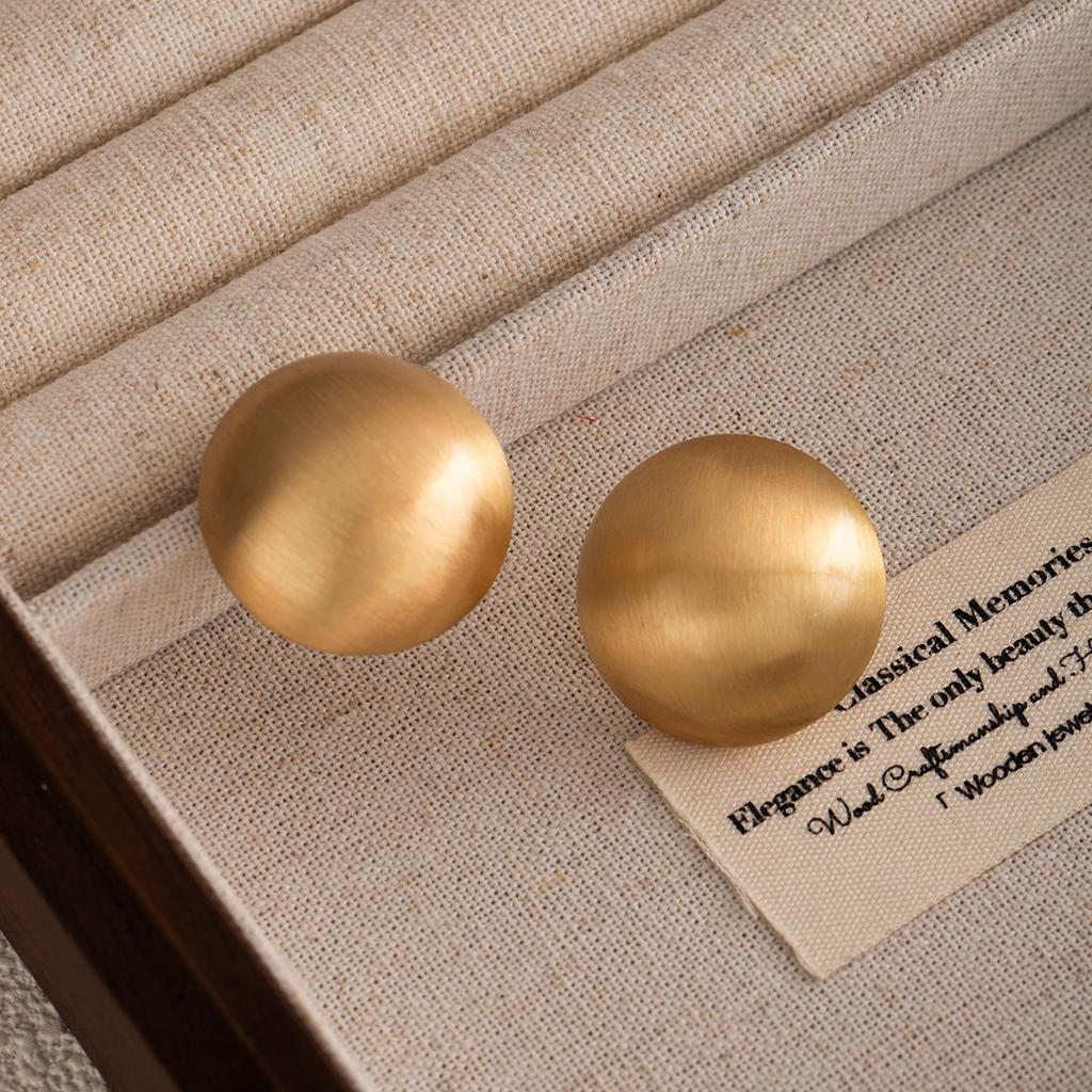 High-End Gold Brushed Texture Round Stud Earrings Women'S Fashion Commuter Geometric Earrings Cold Wind Simple Earrings