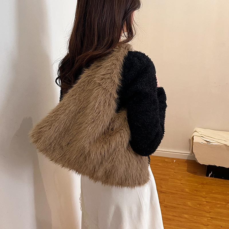 Autumn and Winter New Fashion Macaroon Women's Shoulder Bags Fluffy Long Plush High Capacity Armpit Bags Foreign Style Female Portable Large Tote Bags