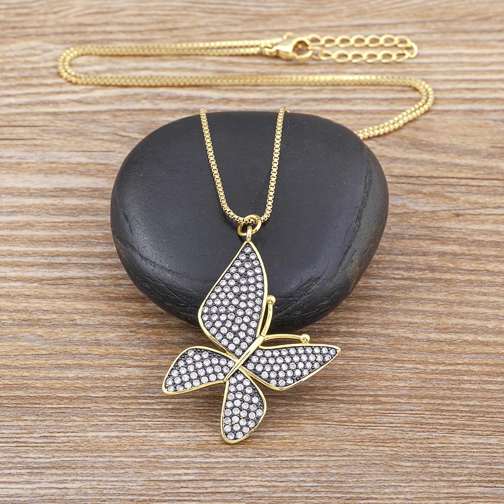 A zircon lucky butterfly pendant necklace for women crystal inlaid shiny temperament jewelry party gift