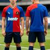 Ted Lasso AFC Richmond Bantr Fußballtrikot Staffel 4 Geteilt Rot Blau Fußballhemd Lustiges TV-Show Fan T-Shirt Damen Herren T-Shirt