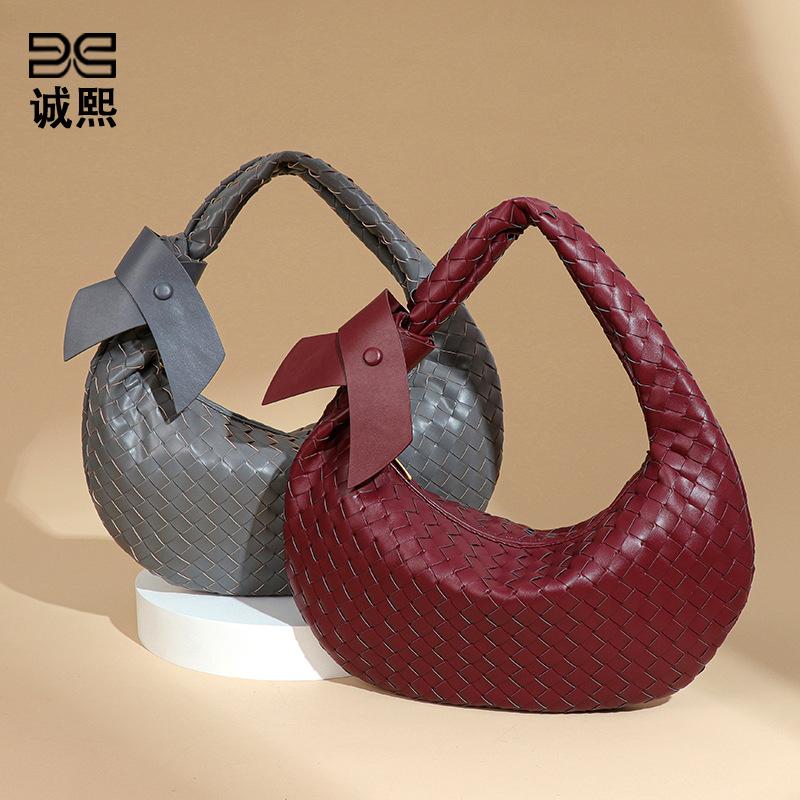 Large capacity woven shoulder women's bag lazy wind trend crescent moon dumpling bag fashion hand-held armpit bag