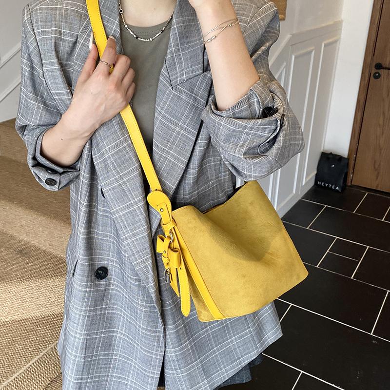 Ladies Handbag Female Bucket Bag Retro Basket Shoulder Bag Travel Faux Suede Bucket Bags Small Soft Tote Bags Daily