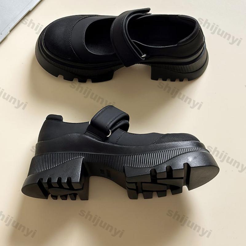 Modische Klobige High Heels Pumps für Damen 2025 Frühling Neue Mode Schwarze Plateau Lederschuhe Frau Gothic Dicker Absatz Mary Jane Schuhe