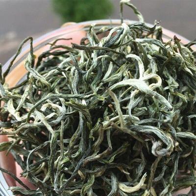 Yunnan Organiczna Wczesnowiosenna Herbata Zielona Maofeng z Gór Śnieżnych z Dzikimi Srebrnymi Pączkami