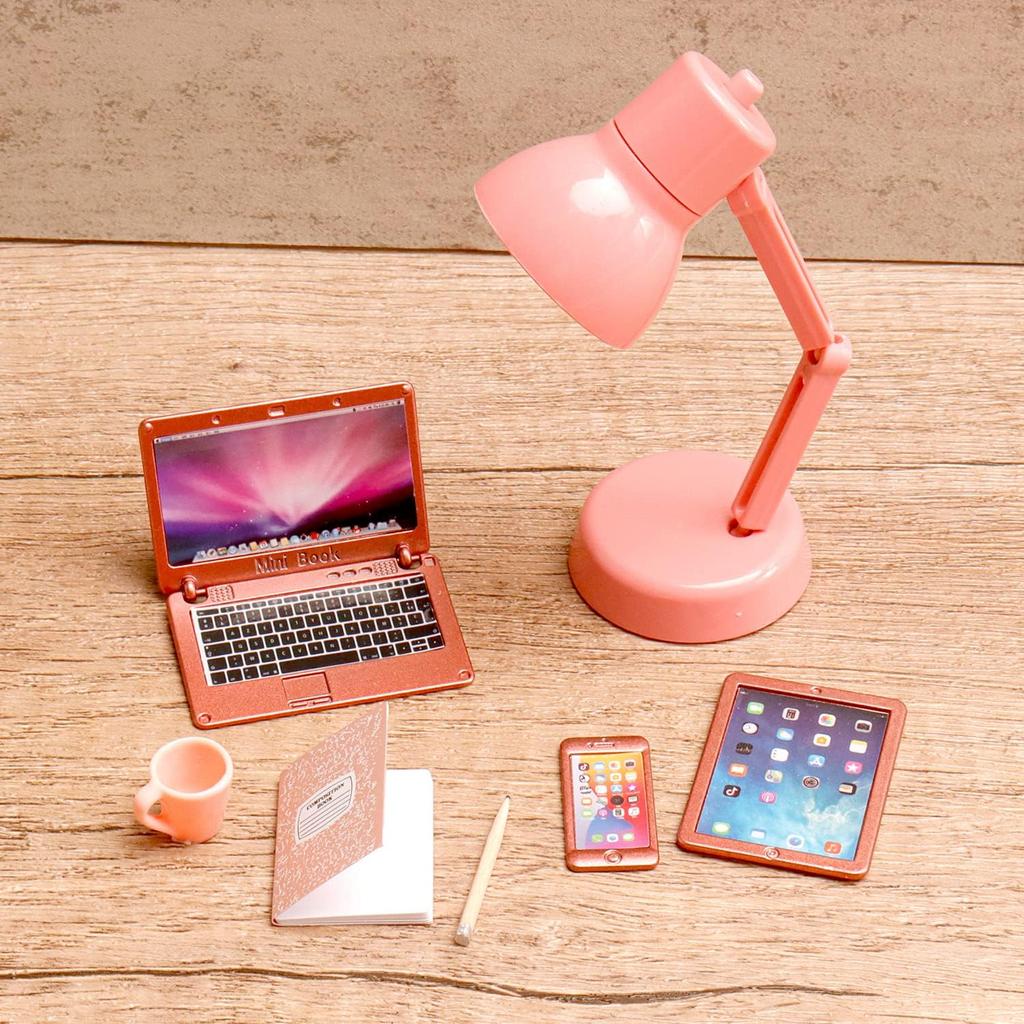 Conjunto de Brinquedo de Escritório Miniatura para Casa de Bonecas 7 Peças Mini Laptop Computador Tablet Telefone Lâmpada Livro Caneca de Café Caneta Simulação para Casa de Bonecas