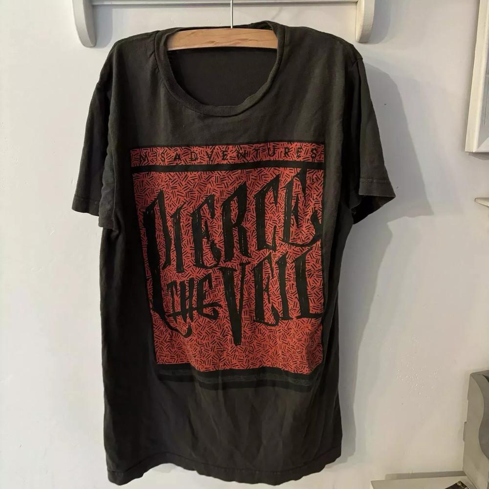 

Футболка с принтом группы Pierce The Veil Несчастные случаи Черная Перепечатка Полный размер S-5XL Унисекс S