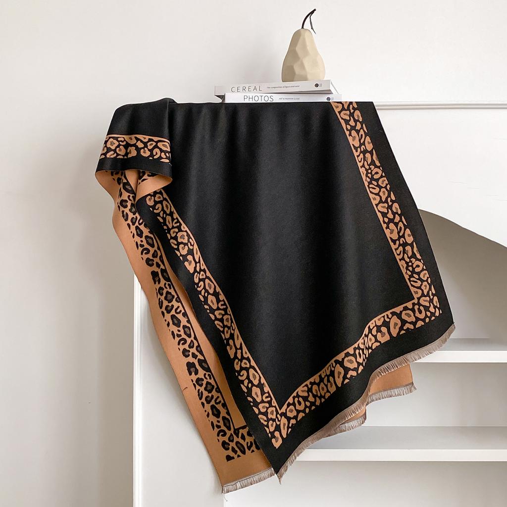 New Luxury Winter Cashmere Retro Leopard Print Scarf Women Warm Pashmina Poncho Scarves Fashion Shawl Thick Foulard Bufanda