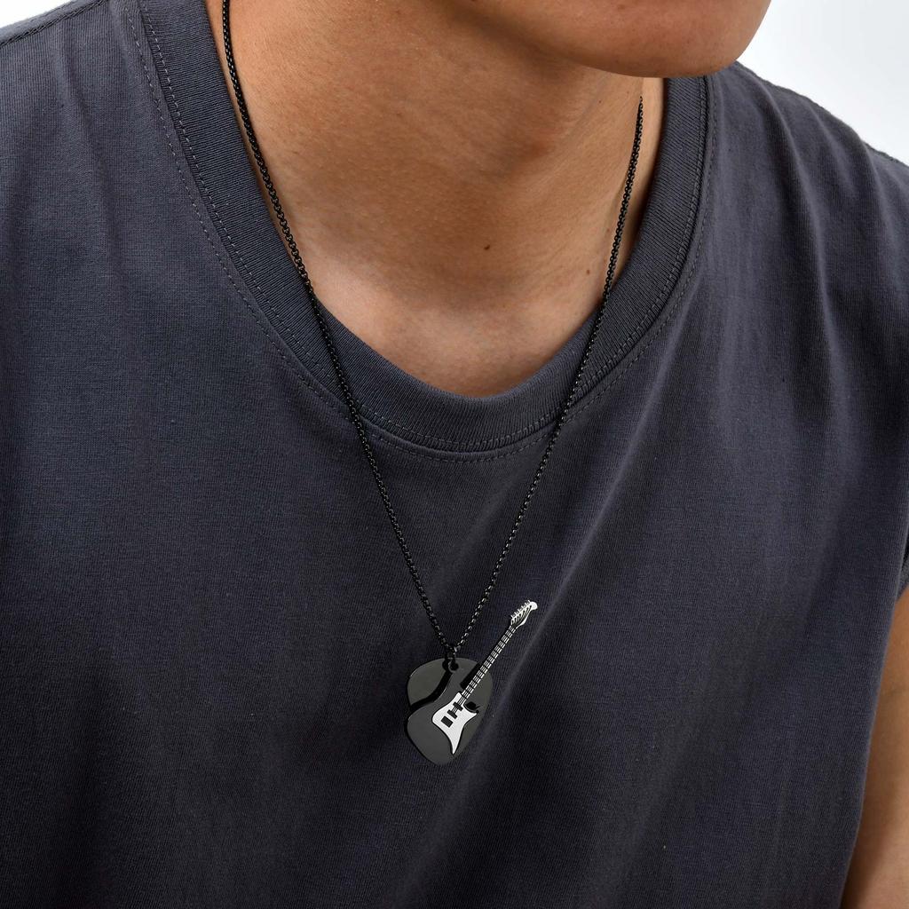 Fashion Punk Guitar Pick Pendant Necklace for Men Stainless Steel Guitar Charm Necklace Rock Hip-hop Jewelry Gift