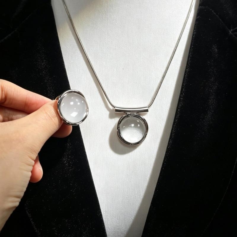 Lightweight Necklace Ring, Alloy and Resin Fashion Jewelry with Clear Colorless Centerpiece for Workwear, Date, and Party Outfits