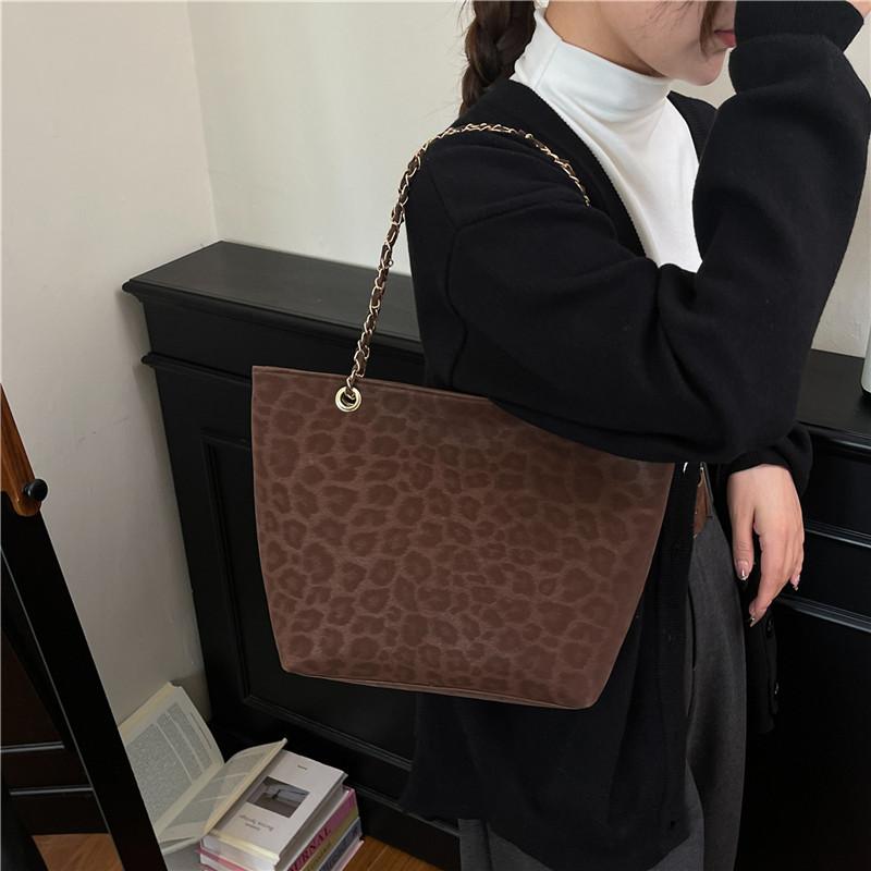 Fashion Leopard Print Shoulder Bag Women Large Capacity Crossbody Commuter Handle Bag Textured Casual and Simple Storage Bags