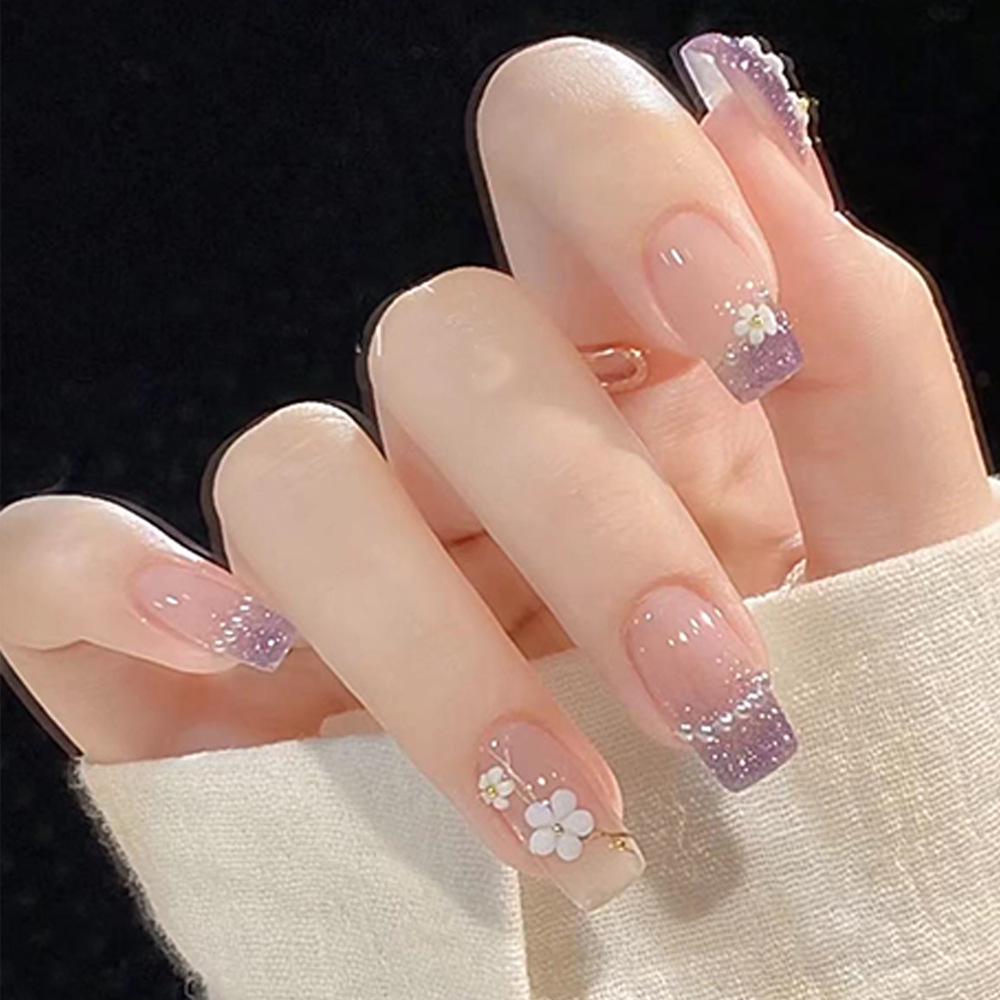 

24-Piece European Gold Line Glitter False Nails - White Camellia for Fair Skin