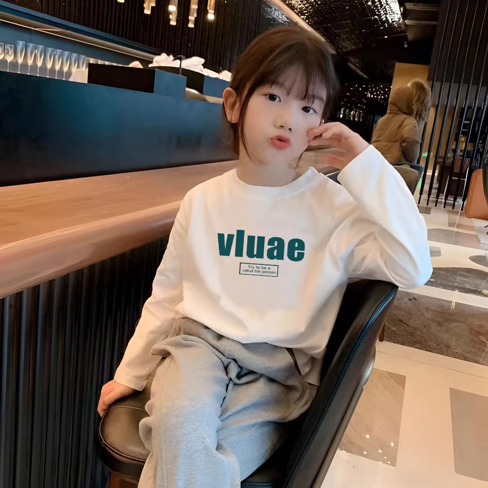Girls' White Cotton Long Sleeve T-Shirt: Loose, Fashionable Base Layer for Spring and Autumn. Ideal for Middle and Big Kids. Versatile Inner Wear.