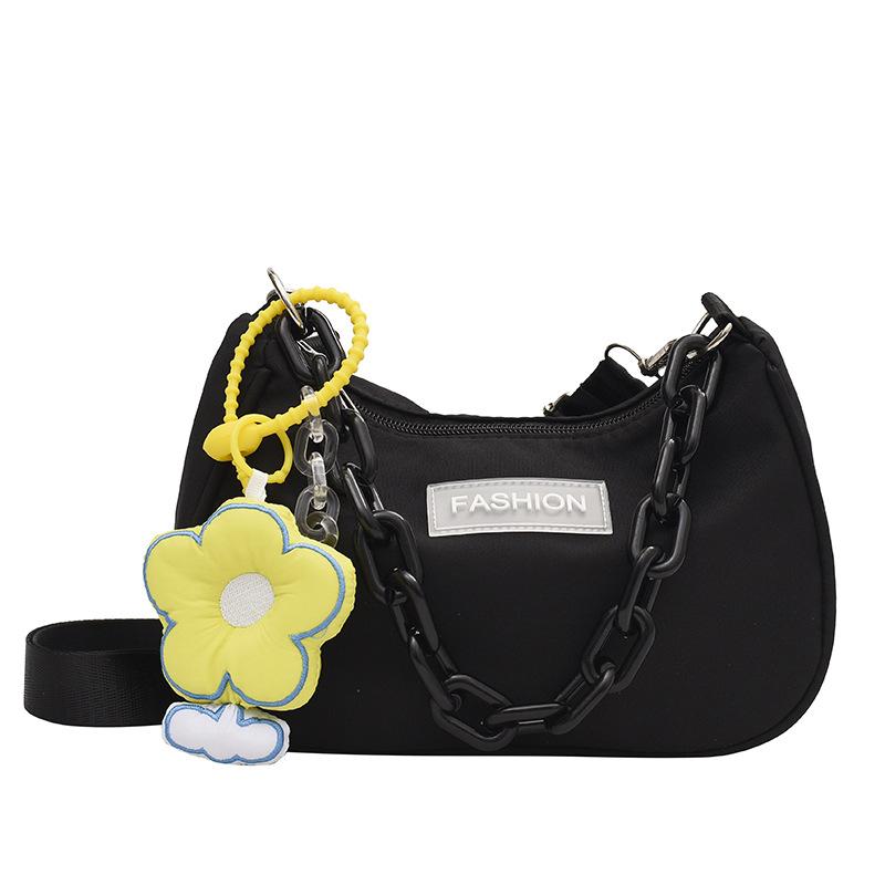 

Large-Capacity Bag Women Snewest Flower Pendant All-Match Messenger Bag Acrylic Chain Shoulder Underarm Bag With flower pendant