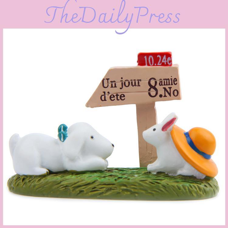 Resin Cartoon Garden Sign With Dog And Rabbit Design For Gardening Projects And Home Decor