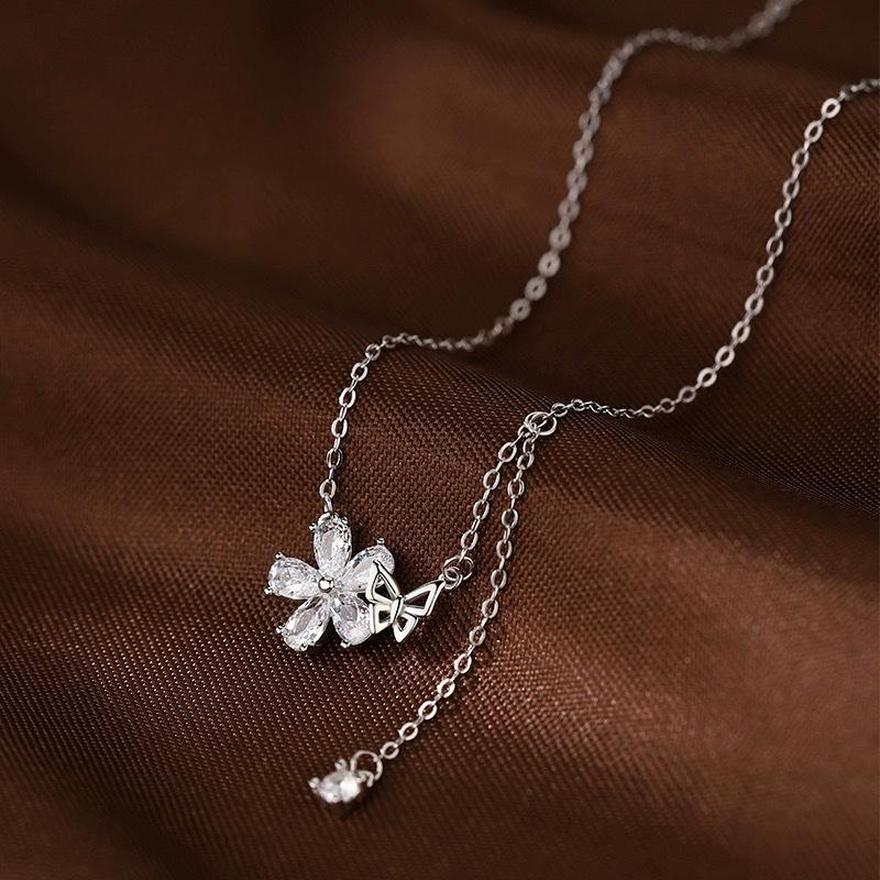 Snowflake Flower Butterfly Necklace Women'S Lamp Luxury Niche Premium Sense Clavicle Chain Gift To Girlfriend Qixi Festival