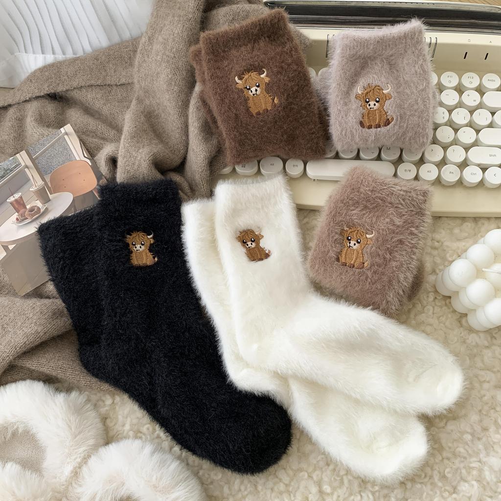1 Pair Women's Cow Embroidered Socks Winter Warm Socks with Cute Cartoon Socks