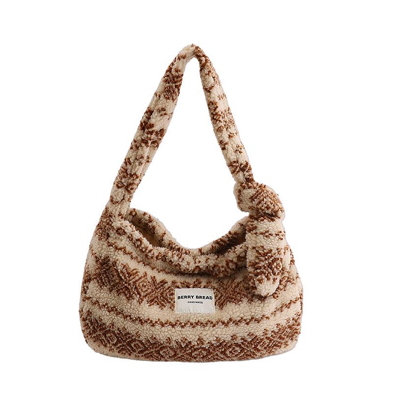 Fuzzy Patterned Shoulder Bag for Women with Soft Texture and Oversized Design коричневый 1450₽