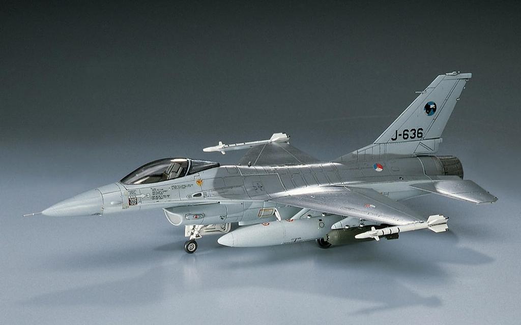 Hasegawa US Air Force Tactical Fighter Plus Fighting Falcon Plastic Model Kit B1 1/72 F-16A