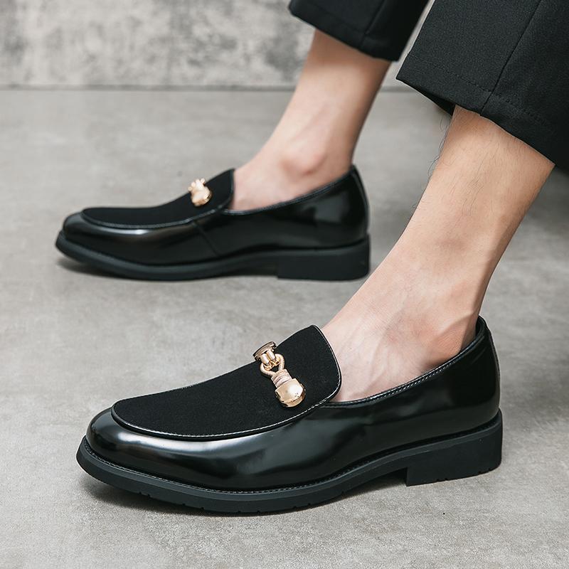 Fashion Luxury Designer Fashion Metal Decoration Suede Driving Shoes Men Casual Loafers Business Formal Dress Footwear Zapatos Hombre