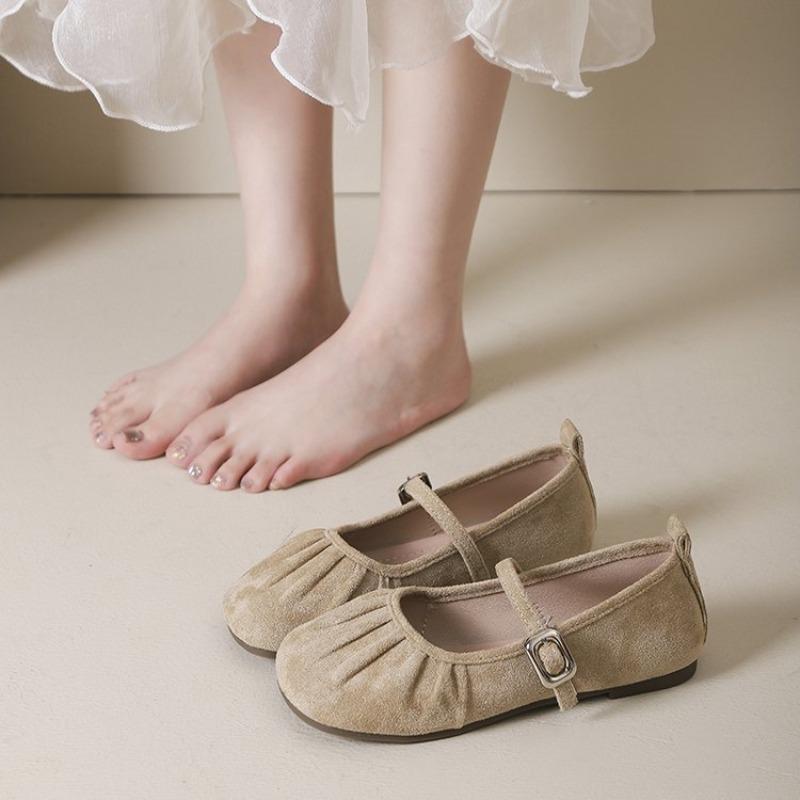 Temperament runde Zehenpartie plissierte Mary Jane Schuhe Herbst und Winter neue Schnalle flache Schuhe Damenrock Doudou Schuhe