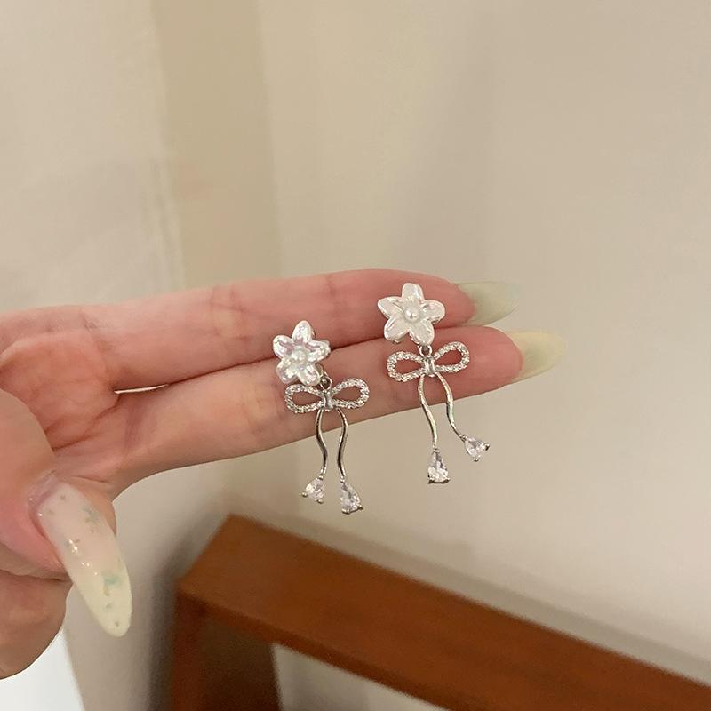 Diamond-set Flower Bow Pearl Stud Earrings Light Luxury Earrings Elegant Temperament Versatile Earrings Wholesale