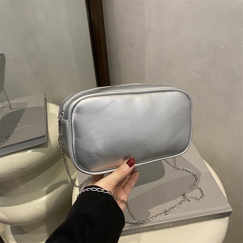 

Niche Korean version of fashion messenger bag 2025 summer new solid color simple small square bag versatile shoulder bag bags