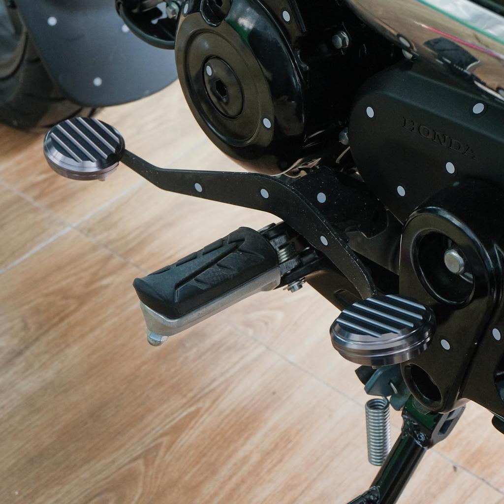 Honda Ducks 125 Motorcycle Front Rear Shift Pedal Anti-Slip Cover [Fits DAX 125 2022/2023/2024] (Titanium)