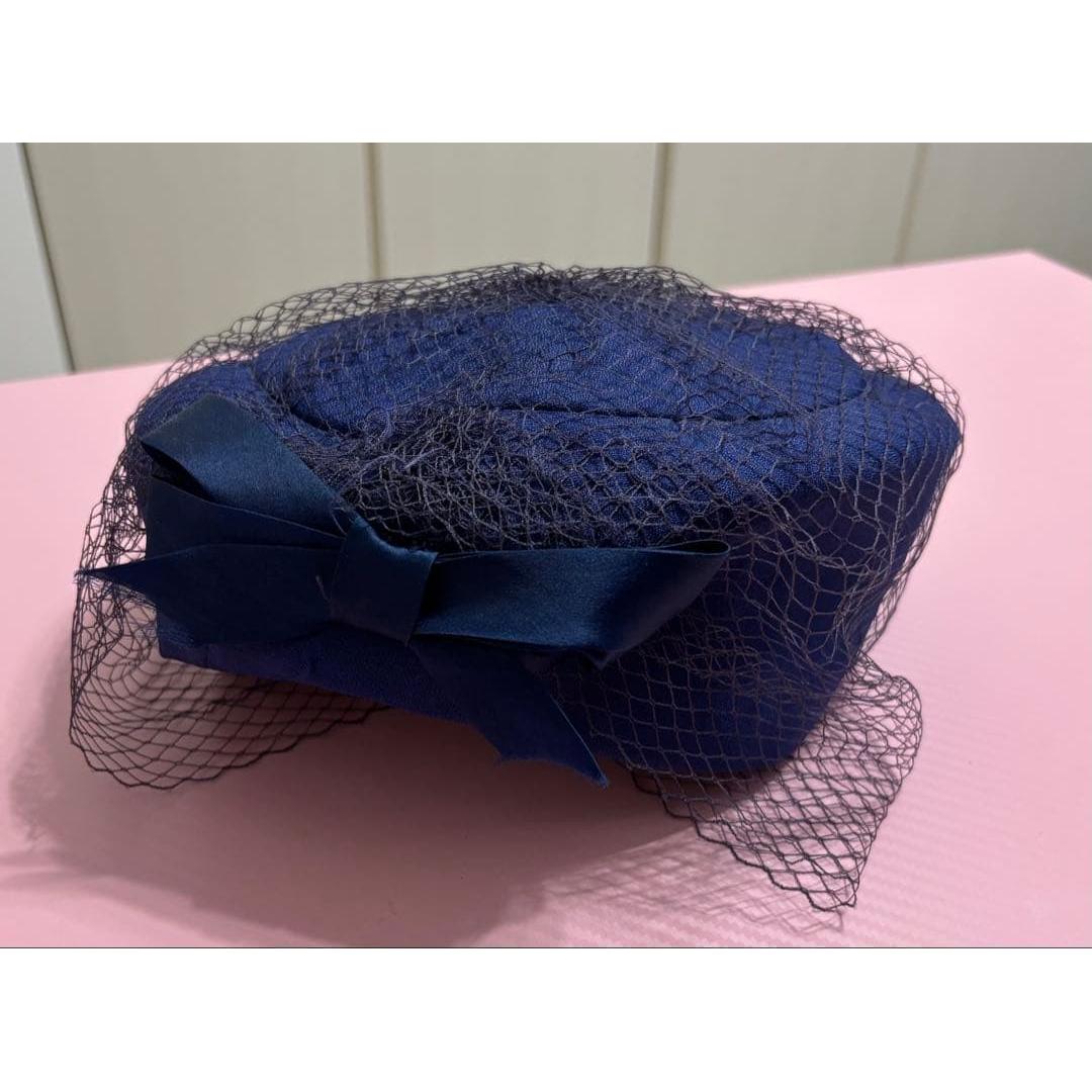 Used Vintage KANGOL beret with net