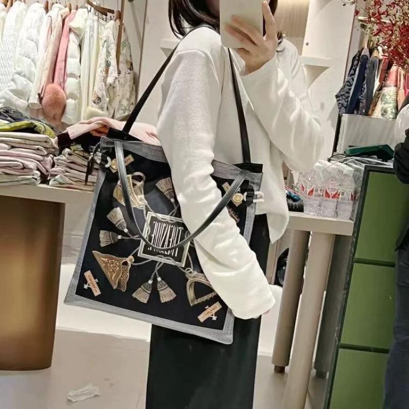 New niche retro satin printed silk scarf bag fashionable large-capacity portable shoulder bag trendy