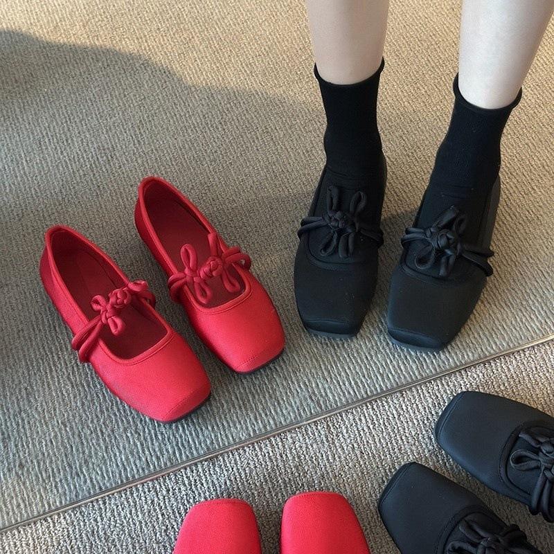 Mary Jane Schuhe mit eckiger Spitze Damen 2025 neue Frühlings-Ballerinas Ein-Pedal sanfte Abendschuhe mit Rock Französische Einzelschuhe