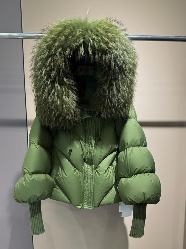European and American New Popular Real Raccoon Big Fur Collar Goose Down Hooded Down Jacket Women's Clothing Thickened Warm Knitted Sleeve Jacket