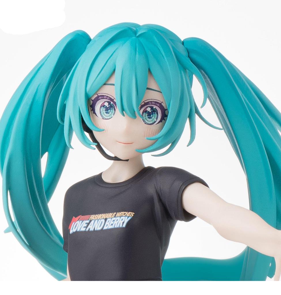 SEGA Desktop Decorate Collections Hatsune Miku x Oshare Majo Love and Berry Hatsune Miku Berry Costume Ver. Figure
