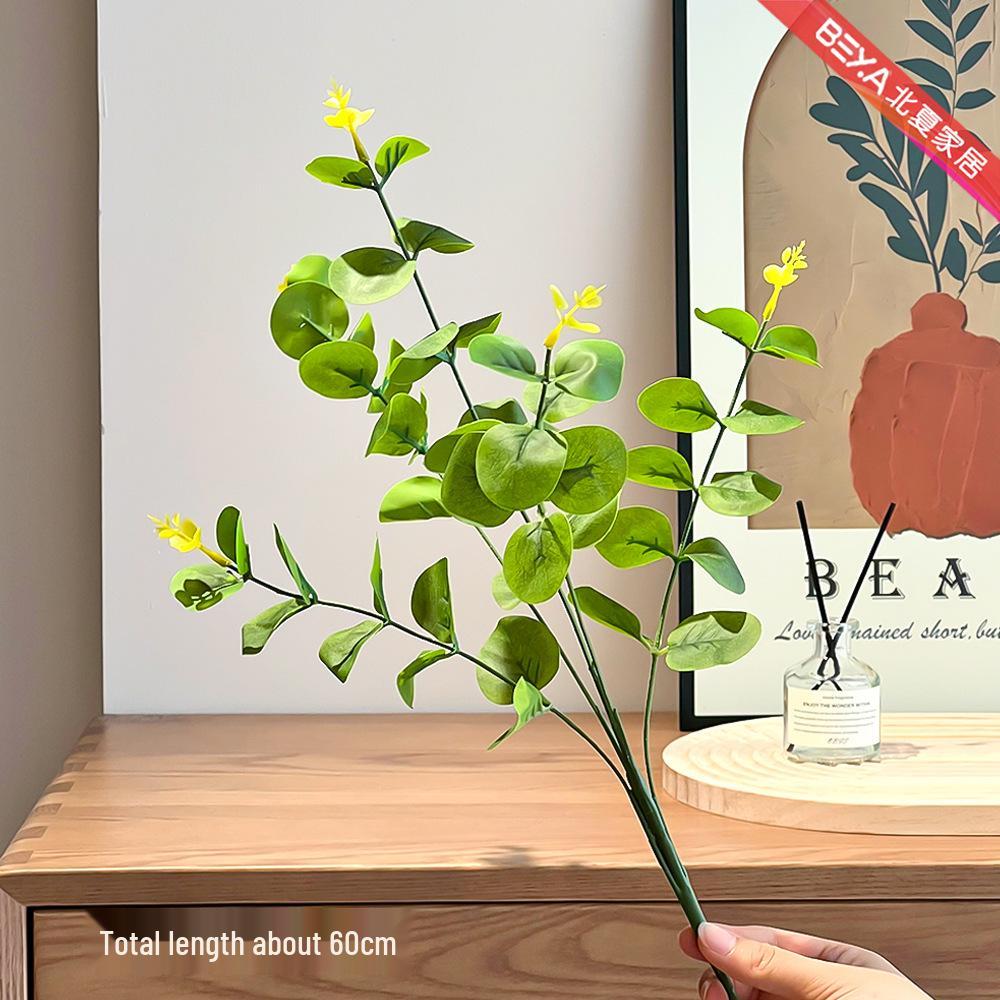 

Реалистичная композиция из искусственных цветов гортензии для декора гостиной и обеденного стола