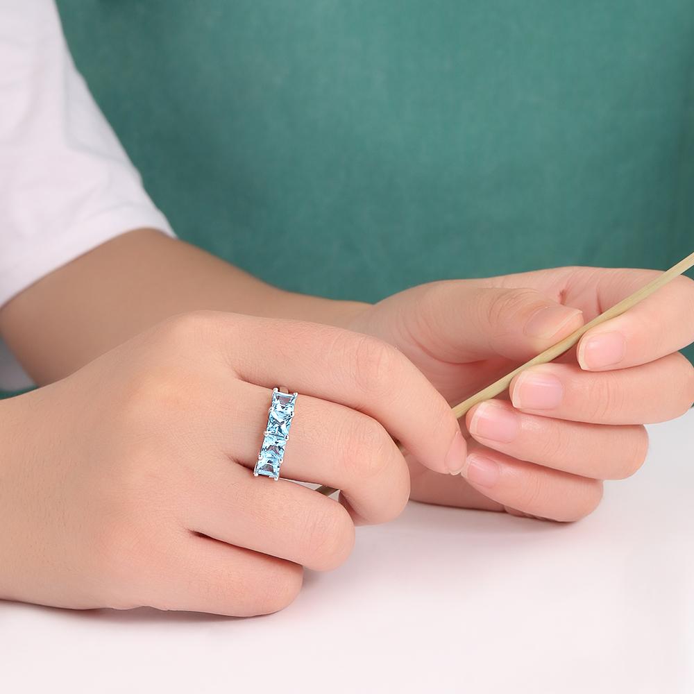 Einfacher Exquisiter 925er Sterlingsilber Damenring Natürlicher quadratischer 5,0 mm himmelblauer Topas Feiner Schmuck für Jubiläum Festival Geschenk