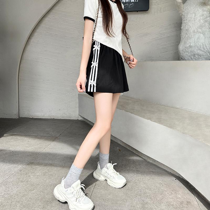 

Женские полосатые шорты с высокой талией и бантом 2025 года: Летний повседневный свободный крой, широкие штанины Medium чёрный