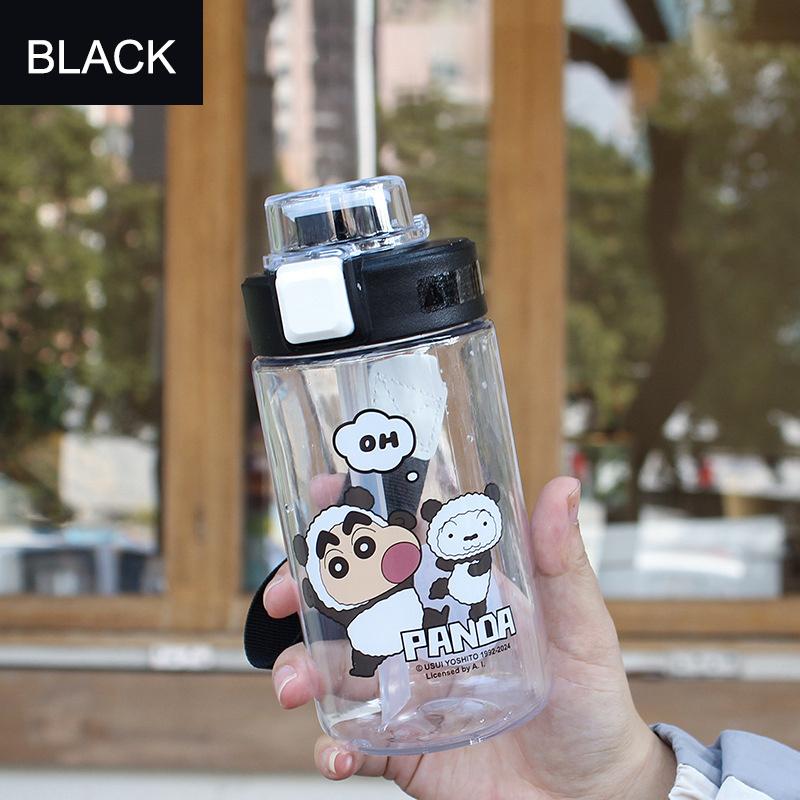 

Пластиковая бутылка для воды Crayon Shin-Chan, портативный милый мультяшный тамблер 500 мл с соломинкой и шнурком для переноски чёрный