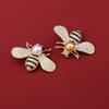 2026 Bee Brooch Female High-end Corsage Korean Luxury Temperament Badge Decorative Pin Creative Versatile Clothes Accessories