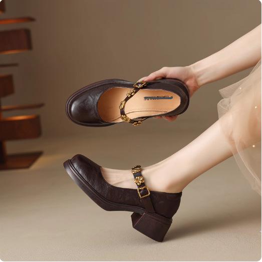ins stepping on shit! The owner keeps it for himself! Retro round head flower word with thick high heels single shoes women's Mary Jane shoes