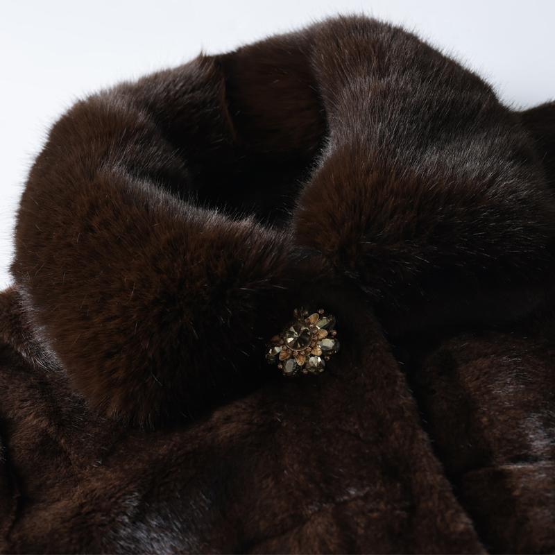 Kabát z umělé kožešiny pro ženy středního věku Zimní svrchní oděvy Elegantní silné teplé kožešinové bundy pro ženy Oblečení