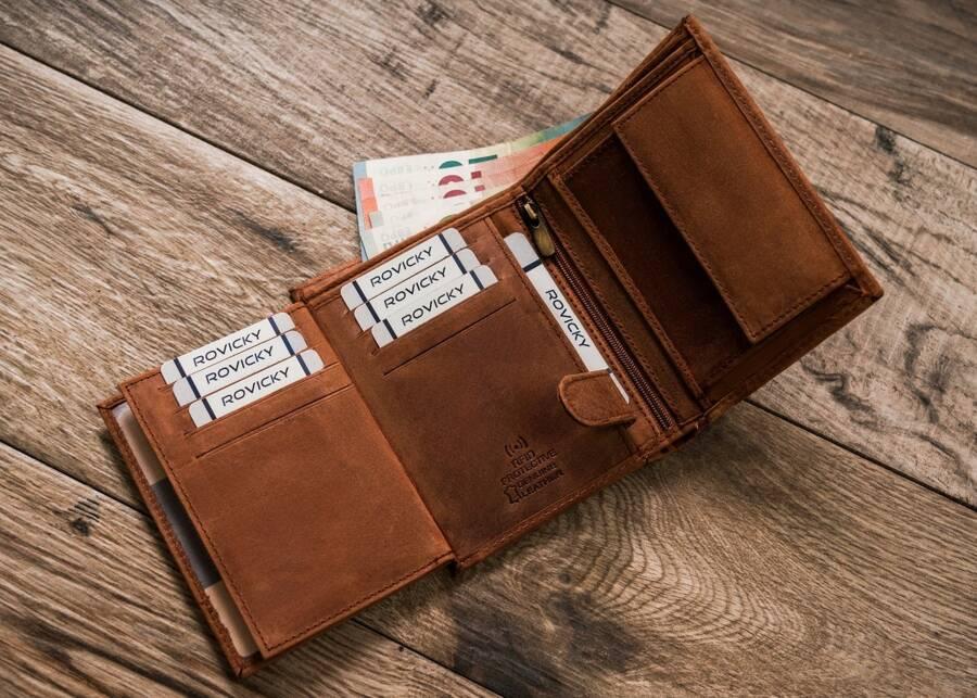 Large, Vertical Men's Wallet Made of Genuine Leather - Always Wild
